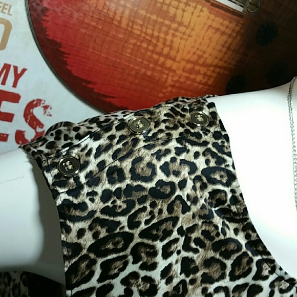 EUC Ellen Tracy Animal Print Sleeveless Blouse - Picture 3 of 6